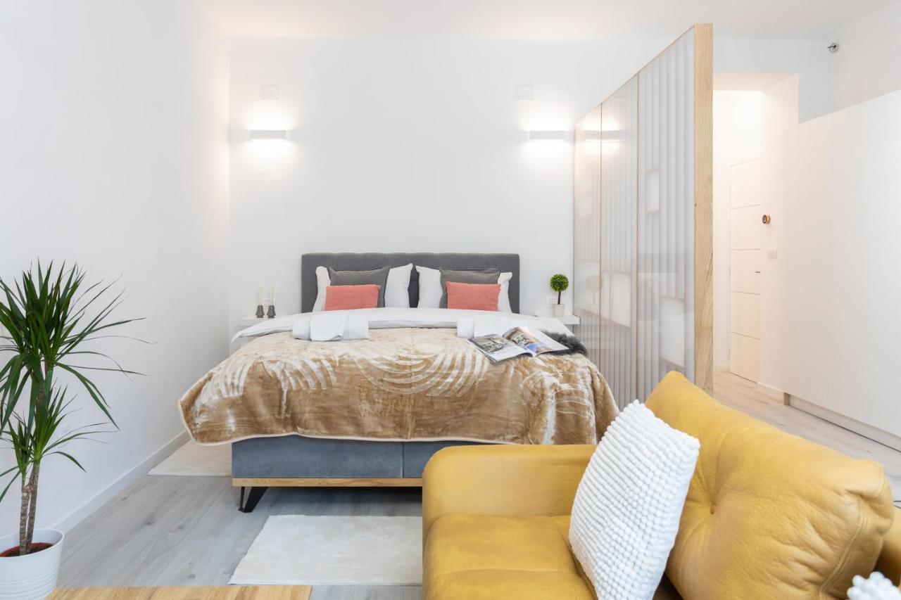 Design Triplex In The City Center With A Balcony Apartamento Zagreb Exterior foto