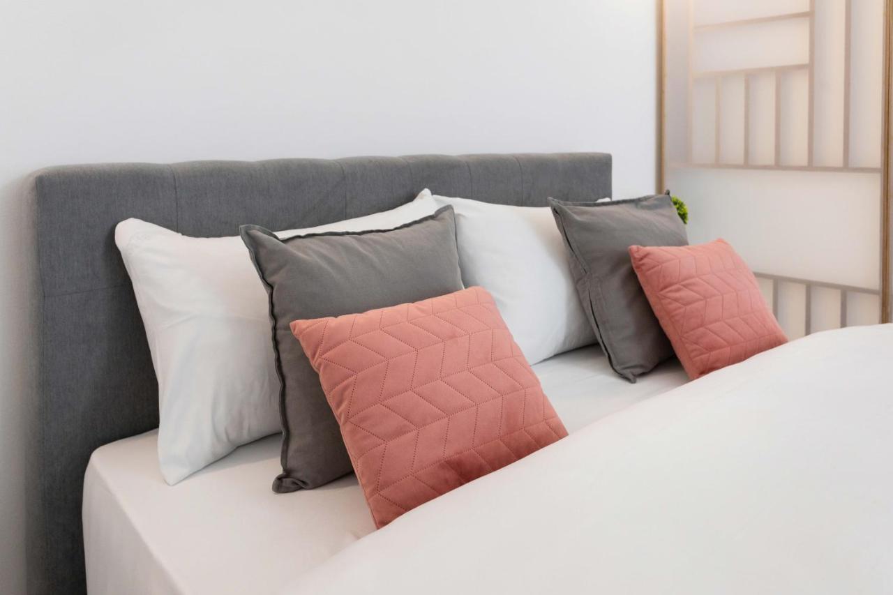 Design Triplex In The City Center With A Balcony Apartamento Zagreb Exterior foto